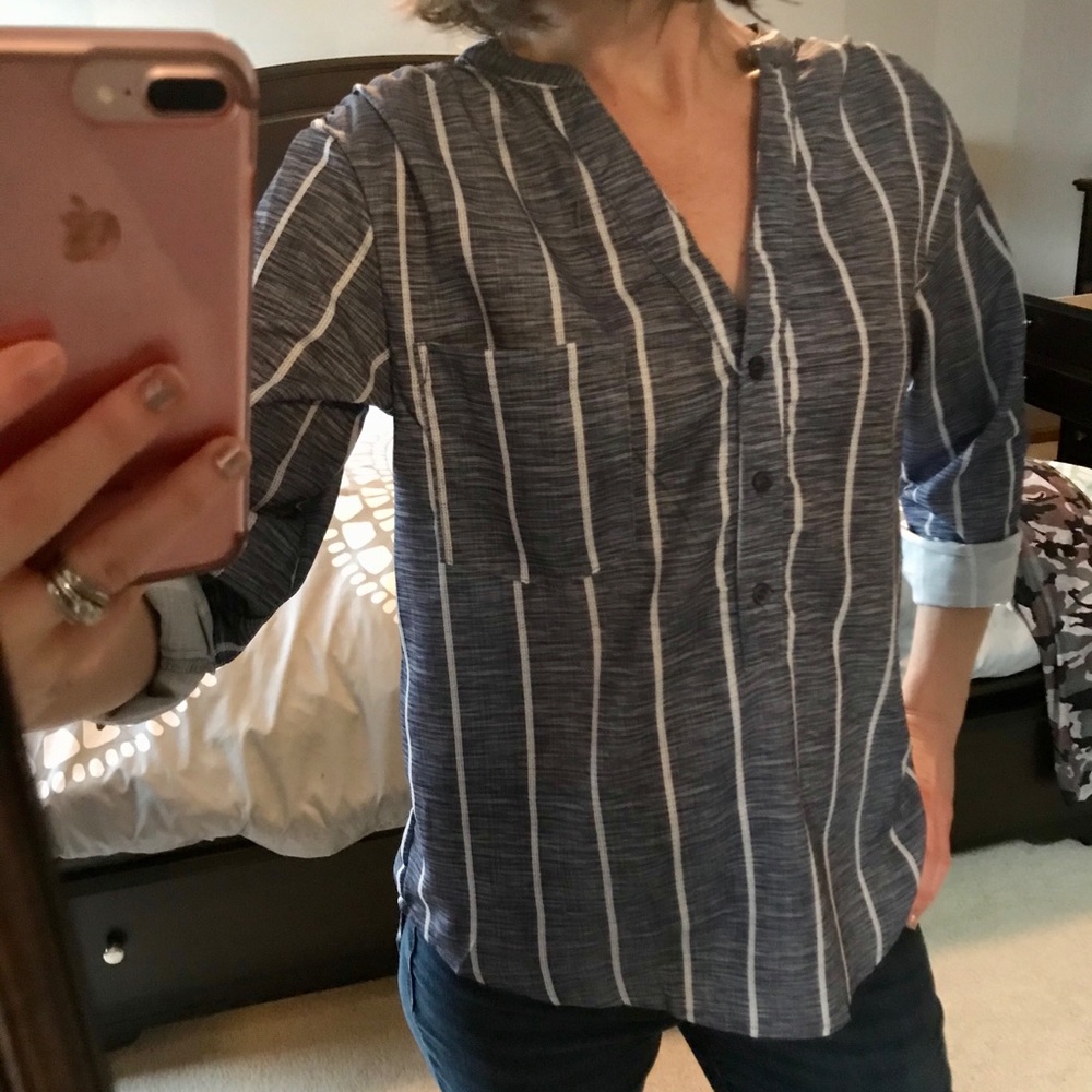 Striped V Neck - Picture 5 of 8